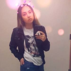 Meet your Posher, Adriana